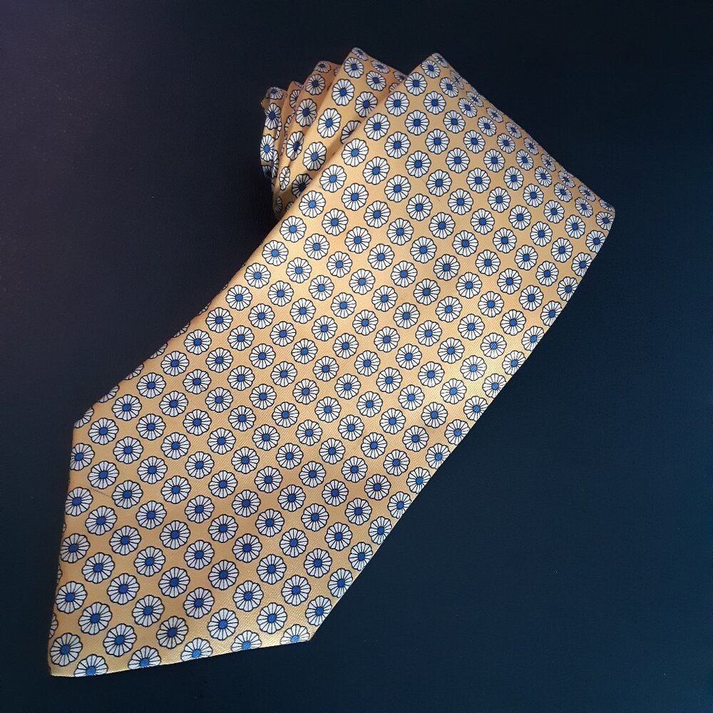 Leonardo Strelli Tie Rack 100% Silk Tie Golden Yellow w/ White & Blue Pattern